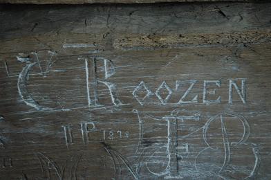 graffiti van 'C Roozen' in de steenlijst